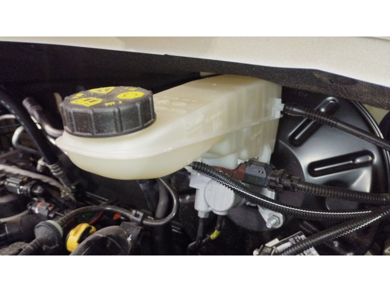 Recambio de bomba freno para peugeot traveller autobús (v_) 2.0 bluehdi 145 referencia OEM IAM 1613263780  