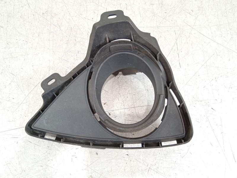 REJILLA PARAGOLPES DERECHA 8148102290 