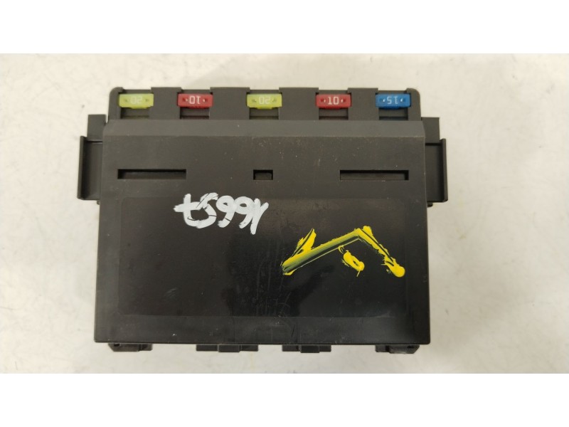 Recambio de caja reles / fusibles para lexus is ii (_e2_) 220d (ale20) referencia OEM IAM 8921153020  