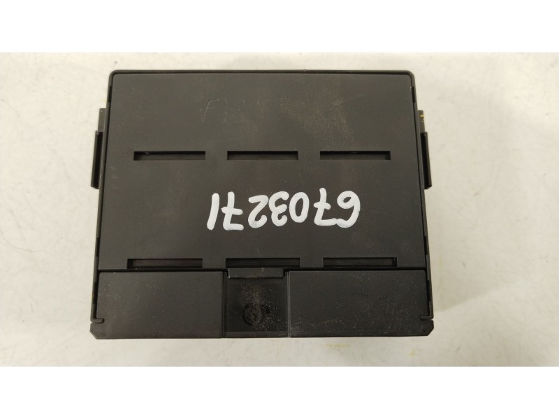 Recambio de caja reles / fusibles para lexus is ii (_e2_) 220d (ale20) referencia OEM IAM 8921153020  