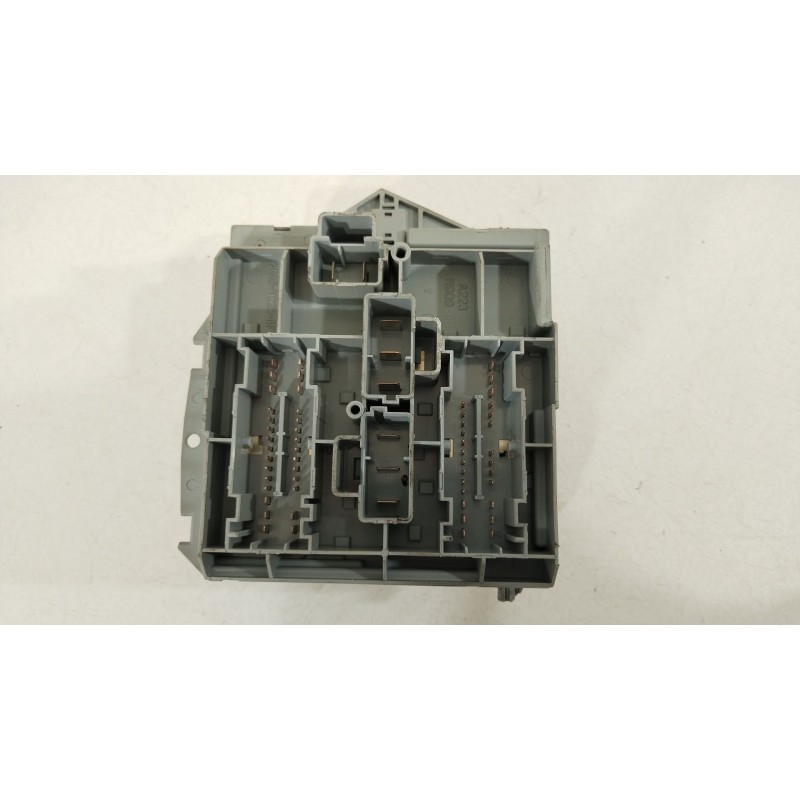 Recambio de caja reles / fusibles para fiat bravo ii (198_) 1.9 d multijet (198axb1a) referencia OEM IAM 51775688  
