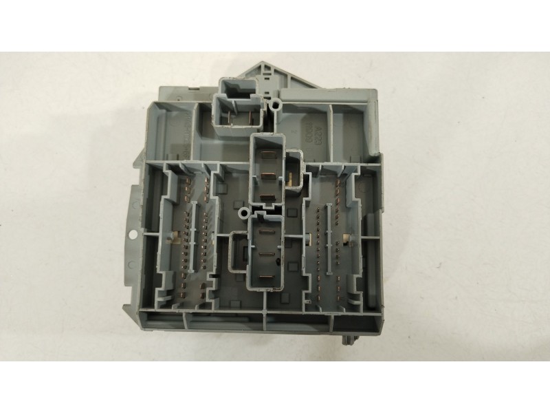 Recambio de caja reles / fusibles para fiat bravo ii (198_) 1.9 d multijet (198axb1a) referencia OEM IAM 51775688  