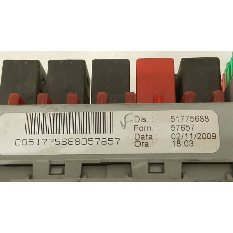 Recambio de caja reles / fusibles para fiat bravo ii (198_) 1.9 d multijet (198axb1a) referencia OEM IAM 51775688  