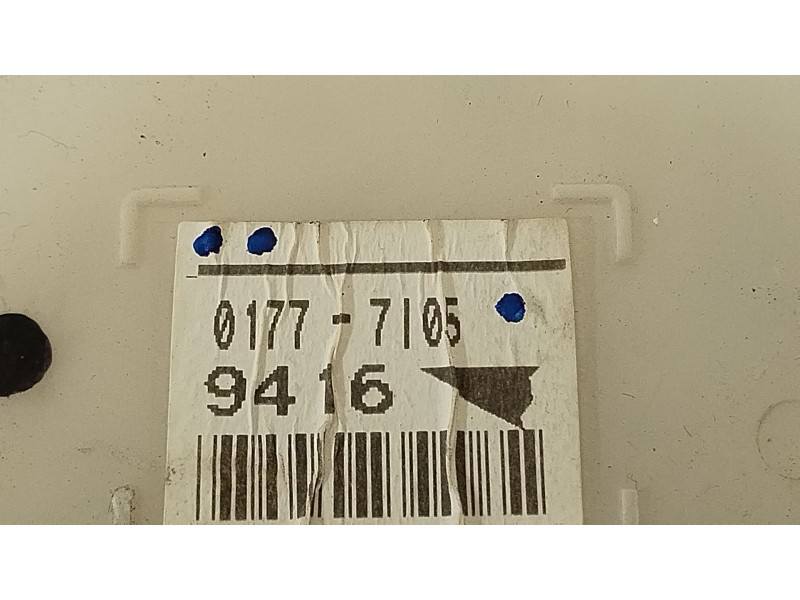 Recambio de caja reles / fusibles para lexus is ii (_e2_) 220d (ale20) referencia OEM IAM 8273053023 8267253040 8922153143