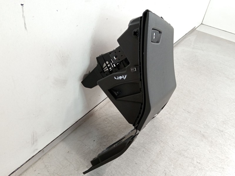Recambio de guantera para audi a1 sportback (gba) 30 tfsi referencia OEM IAM 82B857035  