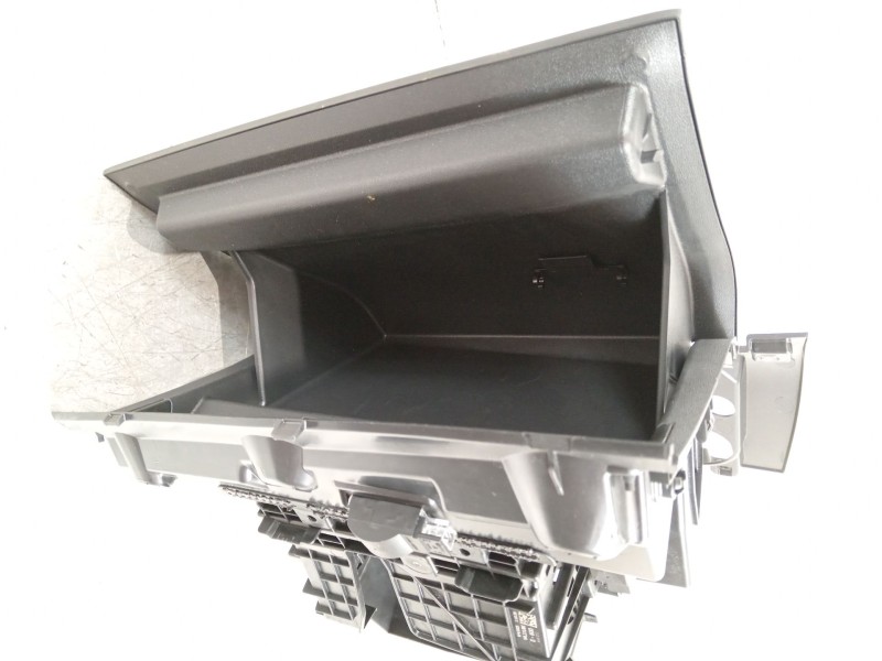 Recambio de guantera para audi a1 sportback (gba) 30 tfsi referencia OEM IAM 82B857035  