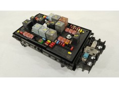 Recambio de caja reles / fusibles para opel astra j sedán 1.7 cdti (69) referencia OEM IAM 13368642 C11000139 1110129AA 2