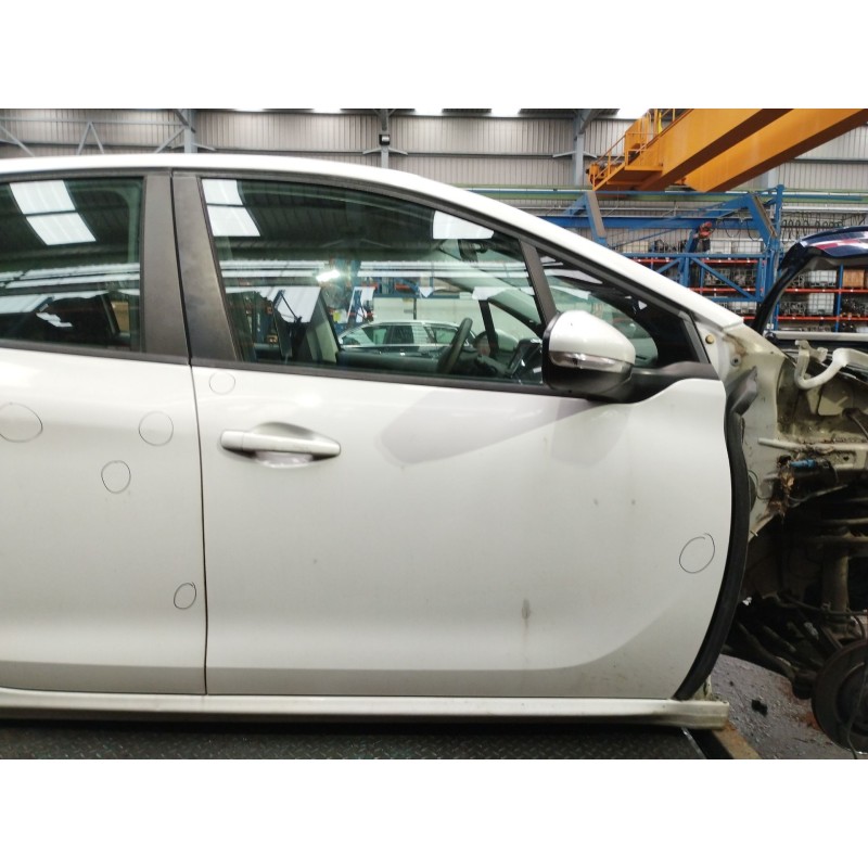 Recambio de puerta delantera derecha para peugeot 208 i (ca_, cc_) 1.2 vti 82 referencia OEM IAM 9807820780  