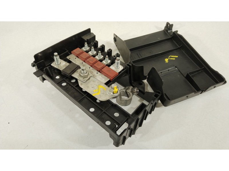Recambio de caja reles / fusibles para opel astra j sedán 1.7 cdti (69) referencia OEM IAM 13368498 36592271 