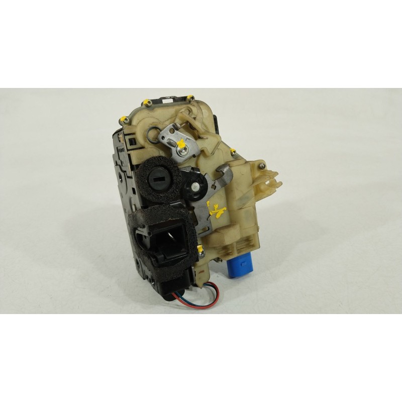 Recambio de cerradura puerta trasera izquierda para volkswagen polo iv (9n_, 9a_) 1.6 16v referencia OEM IAM 3B4839015AN  
