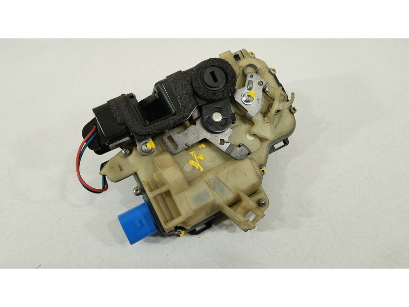 Recambio de cerradura puerta trasera izquierda para volkswagen polo iv (9n_, 9a_) 1.6 16v referencia OEM IAM 3B4839015AN  