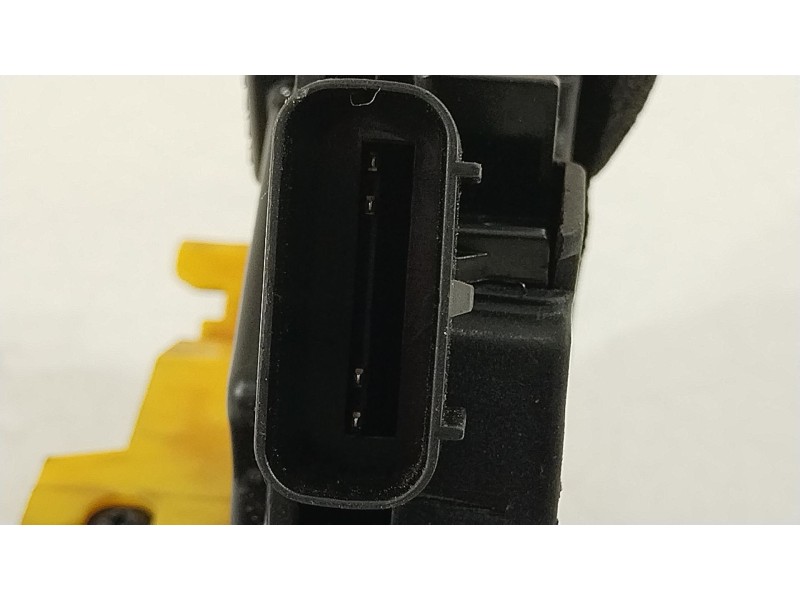 Recambio de cerradura puerta delantera derecha para kia cee´d spirit referencia OEM IAM 81320A2010  