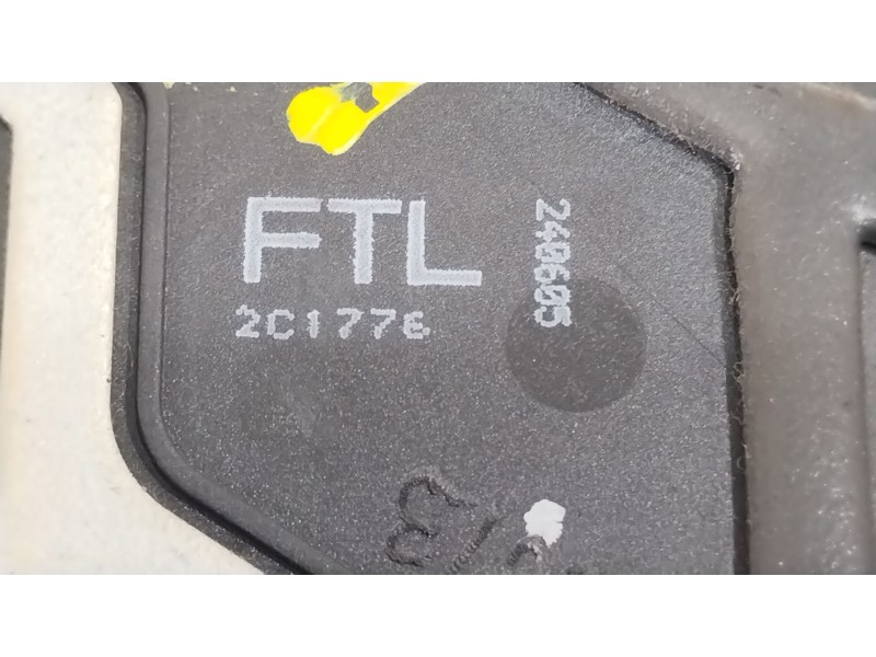 Recambio de cerradura puerta delantera izquierda para bmw 3 (e90) 320 i referencia OEM IAM 4389471 51217202143 