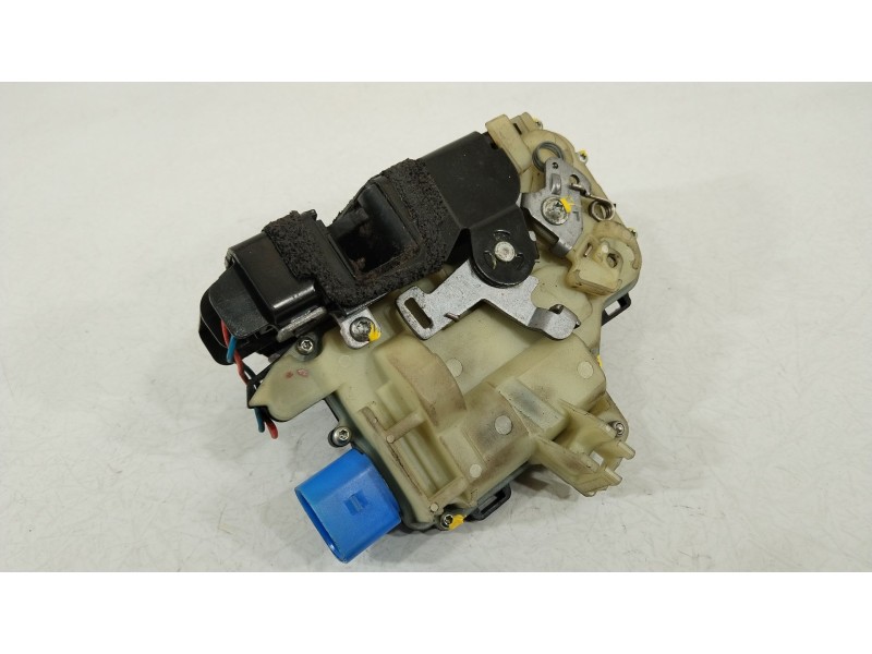 Recambio de cerradura puerta delantera izquierda para volkswagen polo iv (9n_, 9a_) 1.6 16v referencia OEM IAM 3B1837015AQ  