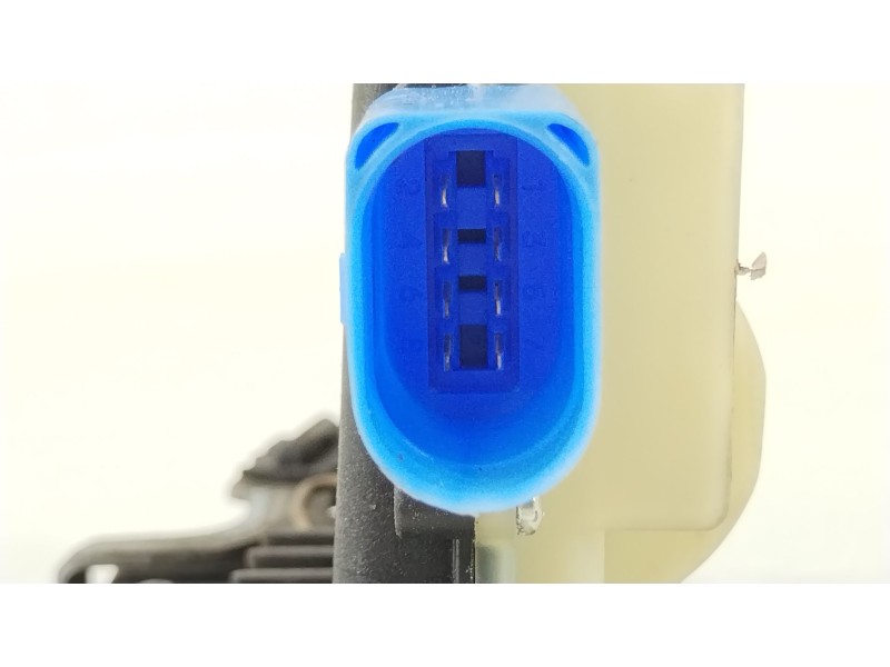 Recambio de cerradura puerta delantera derecha para volkswagen polo iv (9n_, 9a_) 1.6 16v referencia OEM IAM 3B1837016CC  