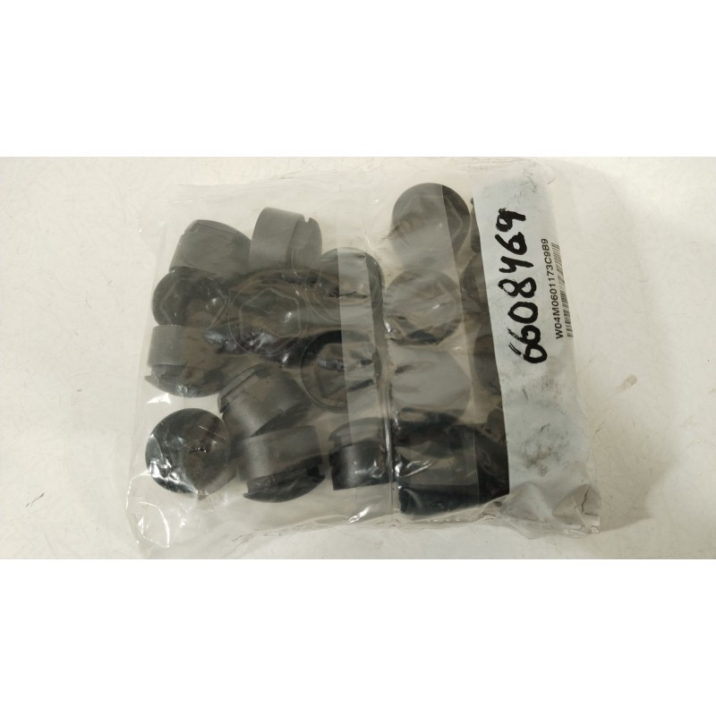 Recambio de embellecedor para cupra formentor (km7, kmp) 2.0 tsi 4drive referencia OEM IAM 4M0601173C  