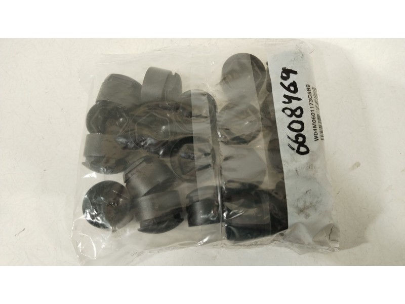 Recambio de embellecedor para cupra formentor (km7, kmp) 2.0 tsi 4drive referencia OEM IAM 4M0601173C  