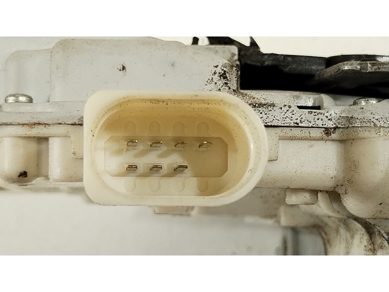 Recambio de cerradura puerta delantera derecha para seat exeo st (3r5) 2.0 tdi referencia OEM IAM 8E1837616AA  