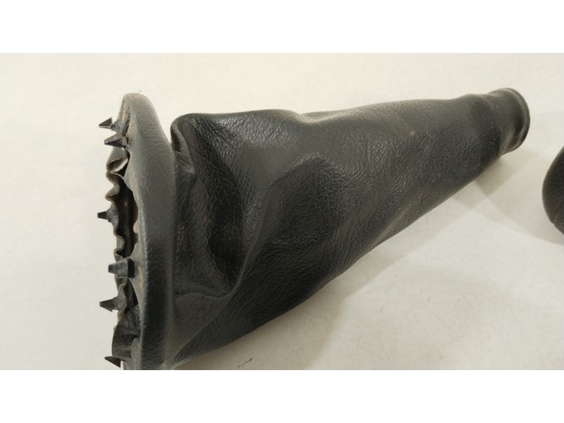 Recambio de pomo palanca cambio para citroën saxo 1.4 vts referencia OEM IAM 2403G3  