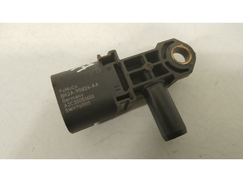 Recambio de sensor presion para ford focus iii 1.5 tdci referencia OEM IAM BK2A9G824AA  