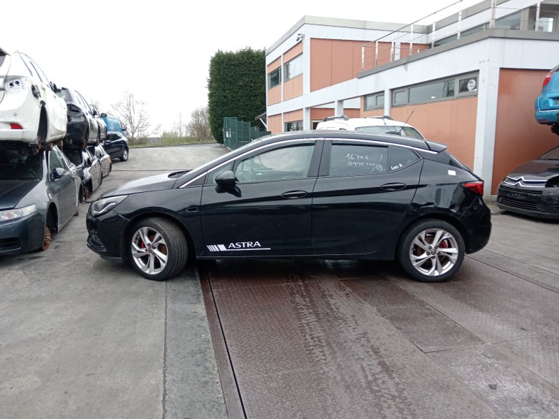 opel astra k (b16) del año 2017