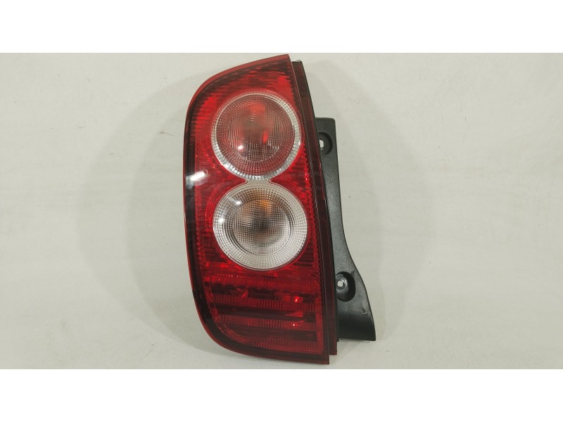 Recambio de piloto trasero izquierdo para nissan micra iii (k12) 1.4 16v referencia OEM IAM 26555BC500 89038563 