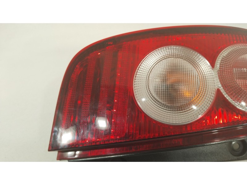 Recambio de piloto trasero izquierdo para nissan micra iii (k12) 1.4 16v referencia OEM IAM 26555BC500 89038563 