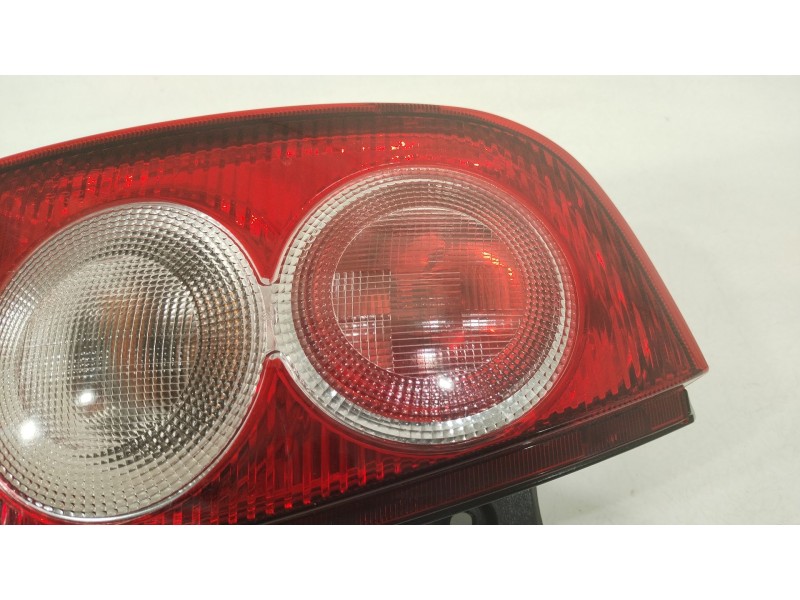 Recambio de piloto trasero izquierdo para nissan micra iii (k12) 1.4 16v referencia OEM IAM 26555BC500 89038563 