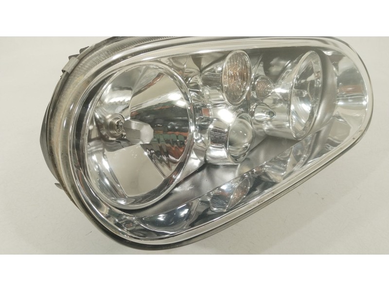 Recambio de faro derecho para volkswagen golf iv (1j1) 1.6 16v referencia OEM IAM 1J1941018K 084411183 