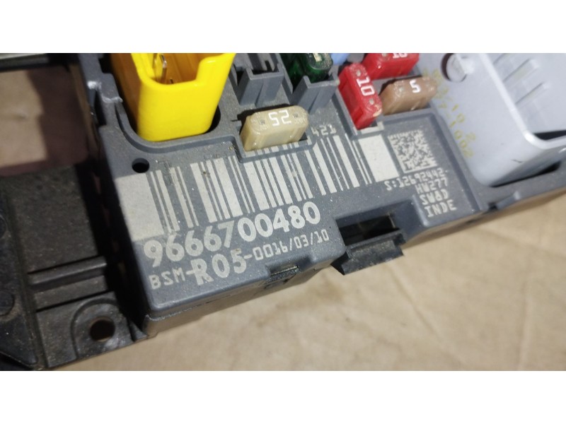 Recambio de caja reles / fusibles para peugeot 308 i (4a_, 4c_) 1.6 hdi referencia OEM IAM 9666700480 BSMR0500 