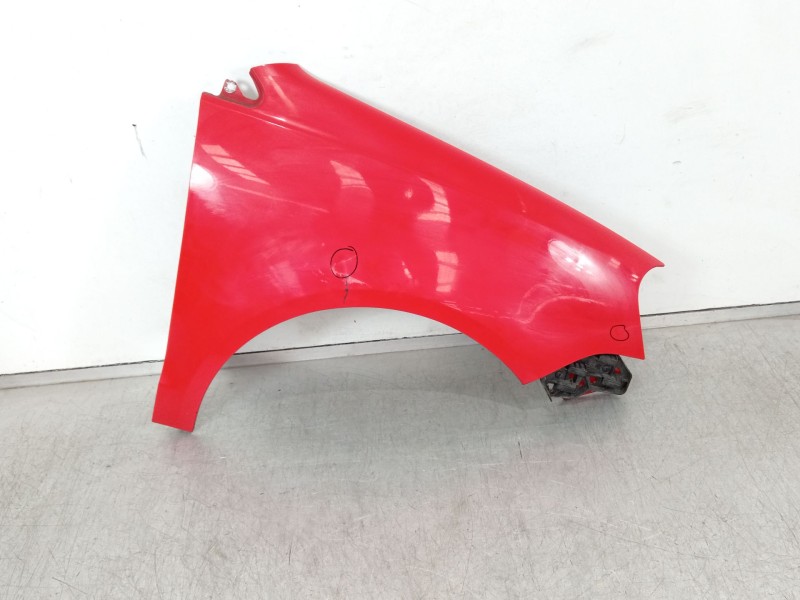 Recambio de aleta delantera derecha para volkswagen polo iv (9n_, 9a_) 1.6 16v referencia OEM IAM 6Q0821105E  