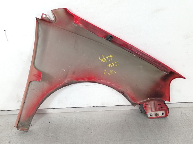 Recambio de aleta delantera izquierda para volkswagen polo iv (9n_, 9a_) 1.6 16v referencia OEM IAM 6Q0821105E  