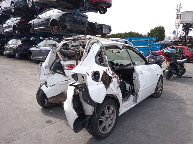 seat ibiza iii (6l1) del año 2004