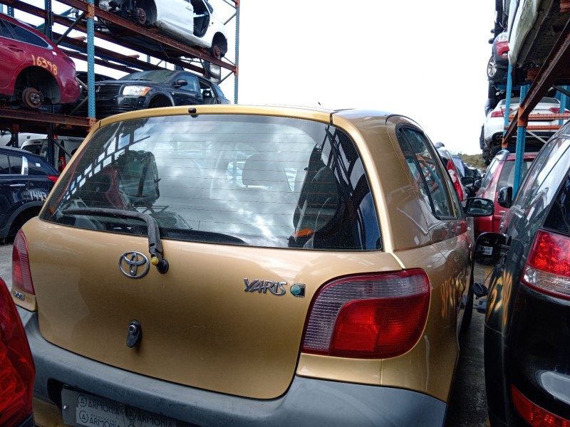 toyota yaris (_p1_) del año 2000