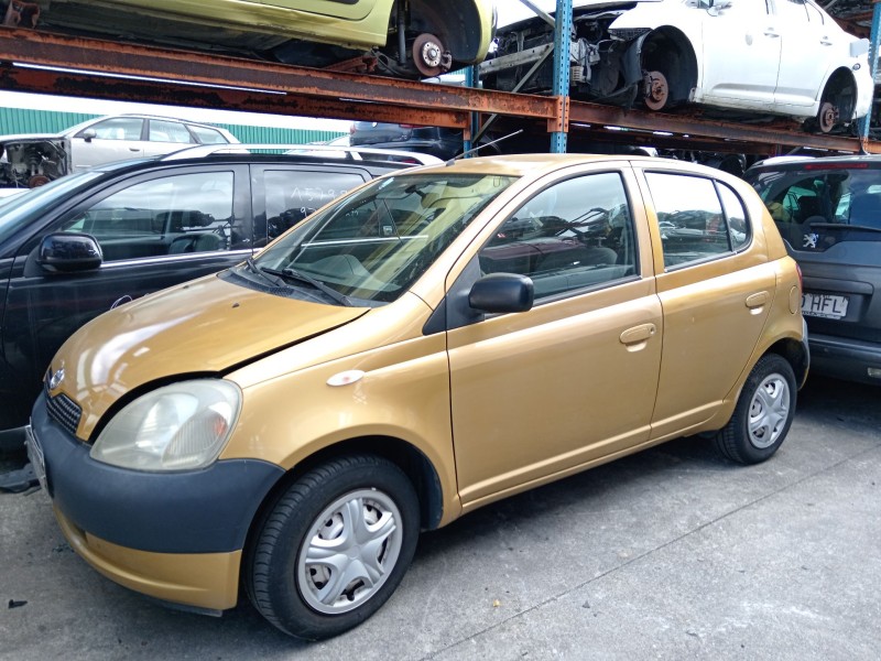 toyota yaris (_p1_) del año 2000