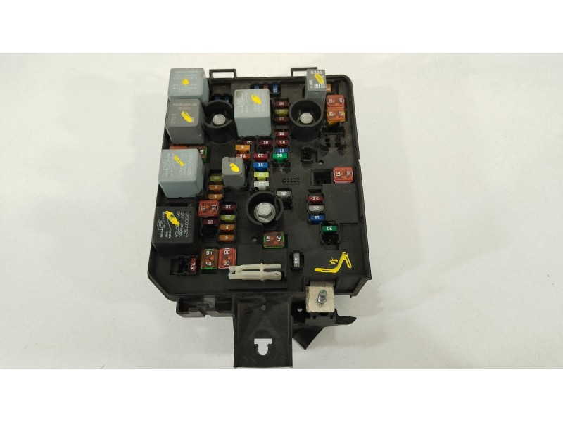 Recambio de caja reles / fusibles para opel mokka / mokka x (j13) 1.6 cdti (_76) referencia OEM IAM 94520912  