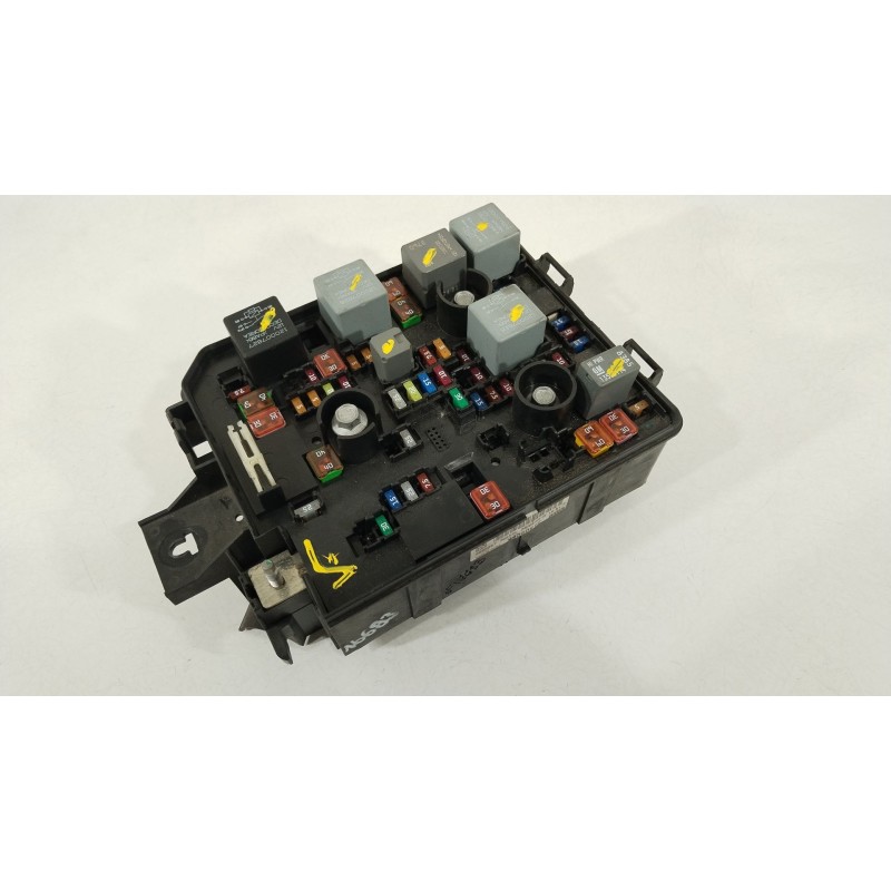 Recambio de caja reles / fusibles para opel mokka / mokka x (j13) 1.6 cdti (_76) referencia OEM IAM 94520912  