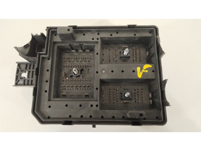 Recambio de caja reles / fusibles para opel mokka / mokka x (j13) 1.6 cdti (_76) referencia OEM IAM 94520912  