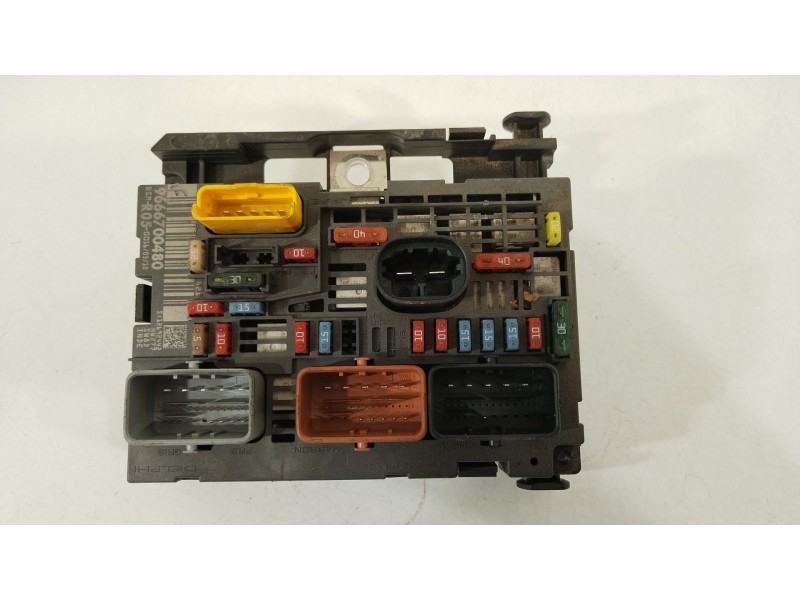 Recambio de caja reles / fusibles para peugeot 308 i (4a_, 4c_) 1.6 hdi referencia OEM IAM 9666700480 BSMR0500 