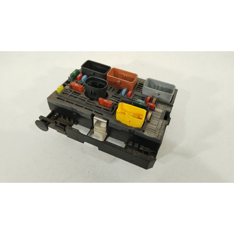 Recambio de caja reles / fusibles para peugeot 308 i (4a_, 4c_) 1.6 hdi referencia OEM IAM 9666700480 BSMR0500 