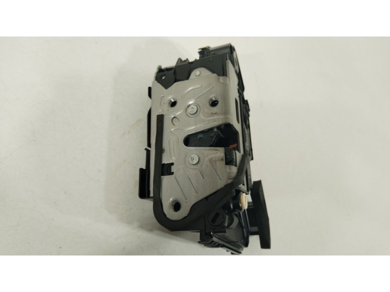 Recambio de cerradura puerta trasera derecha para audi a1 sportback (gba) 30 tfsi referencia OEM IAM 5TA839016Q  