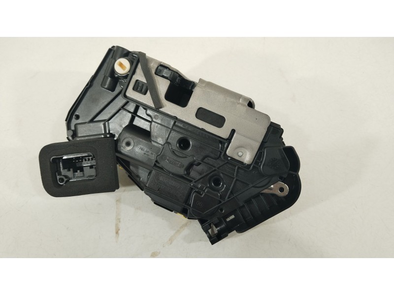 Recambio de cerradura puerta trasera derecha para audi a1 sportback (gba) 30 tfsi referencia OEM IAM 5TA839016Q  