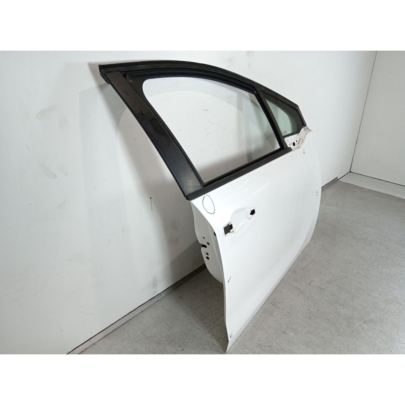 Recambio de puerta delantera derecha para peugeot 208 i (ca_, cc_) 1.2 vti 82 referencia OEM IAM 9807820780  