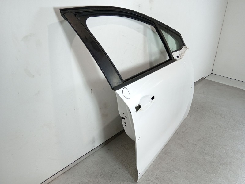 Recambio de puerta delantera derecha para peugeot 208 i (ca_, cc_) 1.2 vti 82 referencia OEM IAM 9807820780  