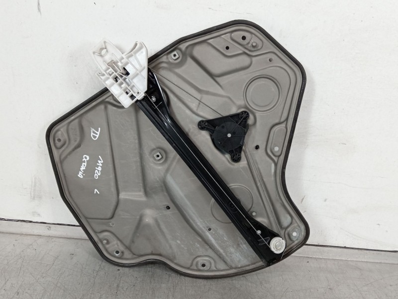 Recambio de elevalunas trasero derecho para skoda octavia berlina (1z3) elegance referencia OEM IAM 1Z0839656 1K0959704AK 
