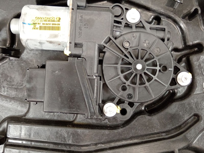 Recambio de elevalunas delantero derecho para kia cee´d spirit referencia OEM IAM 82480A2110 82460A2010 