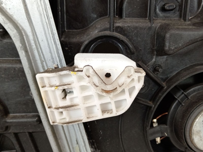 Recambio de elevalunas delantero derecho para kia cee´d spirit referencia OEM IAM 82480A2110 82460A2010 