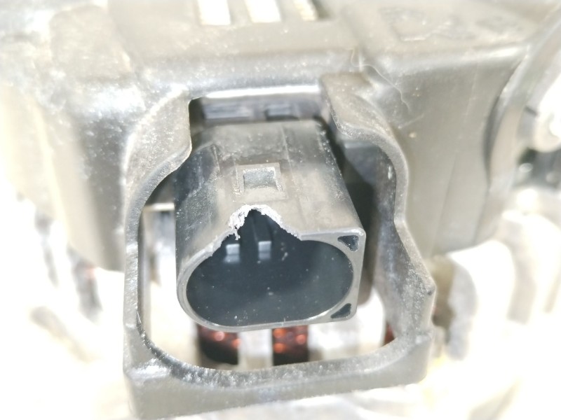 Recambio de alternador para hyundai i30 (pde, pd, pden) 1.5 referencia OEM IAM 3730007400 61009890 