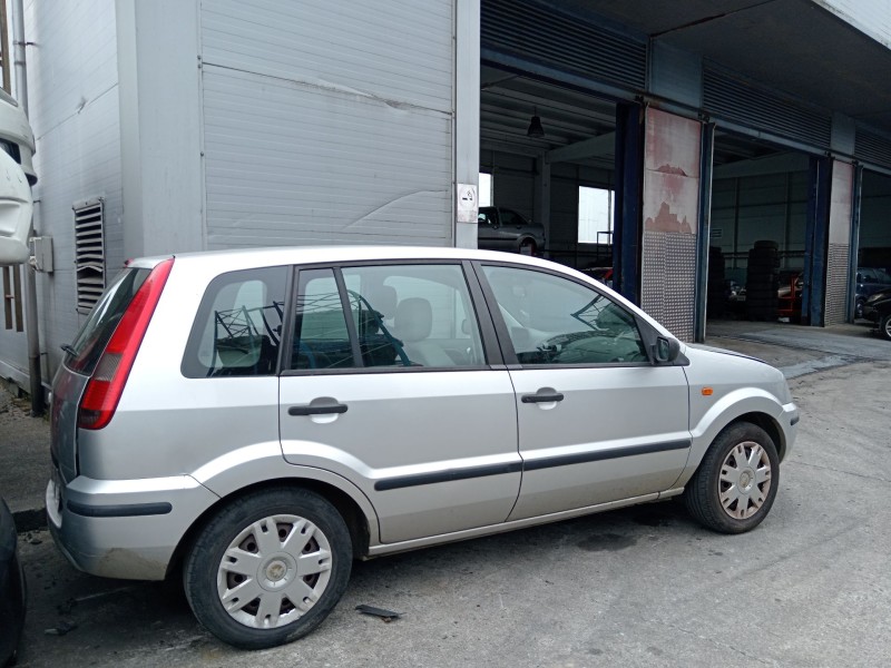 ford fusion (ju_) del año 2004