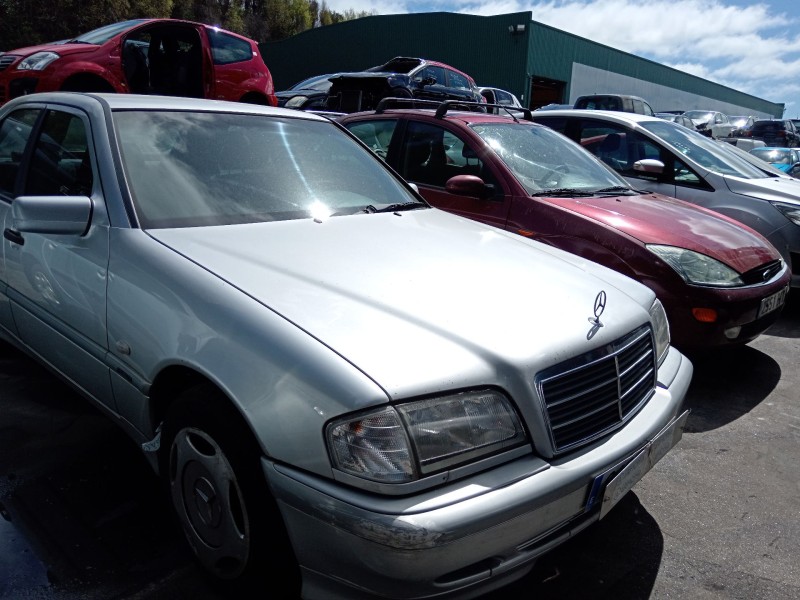mercedes-benz clase c (w202) del año 2003